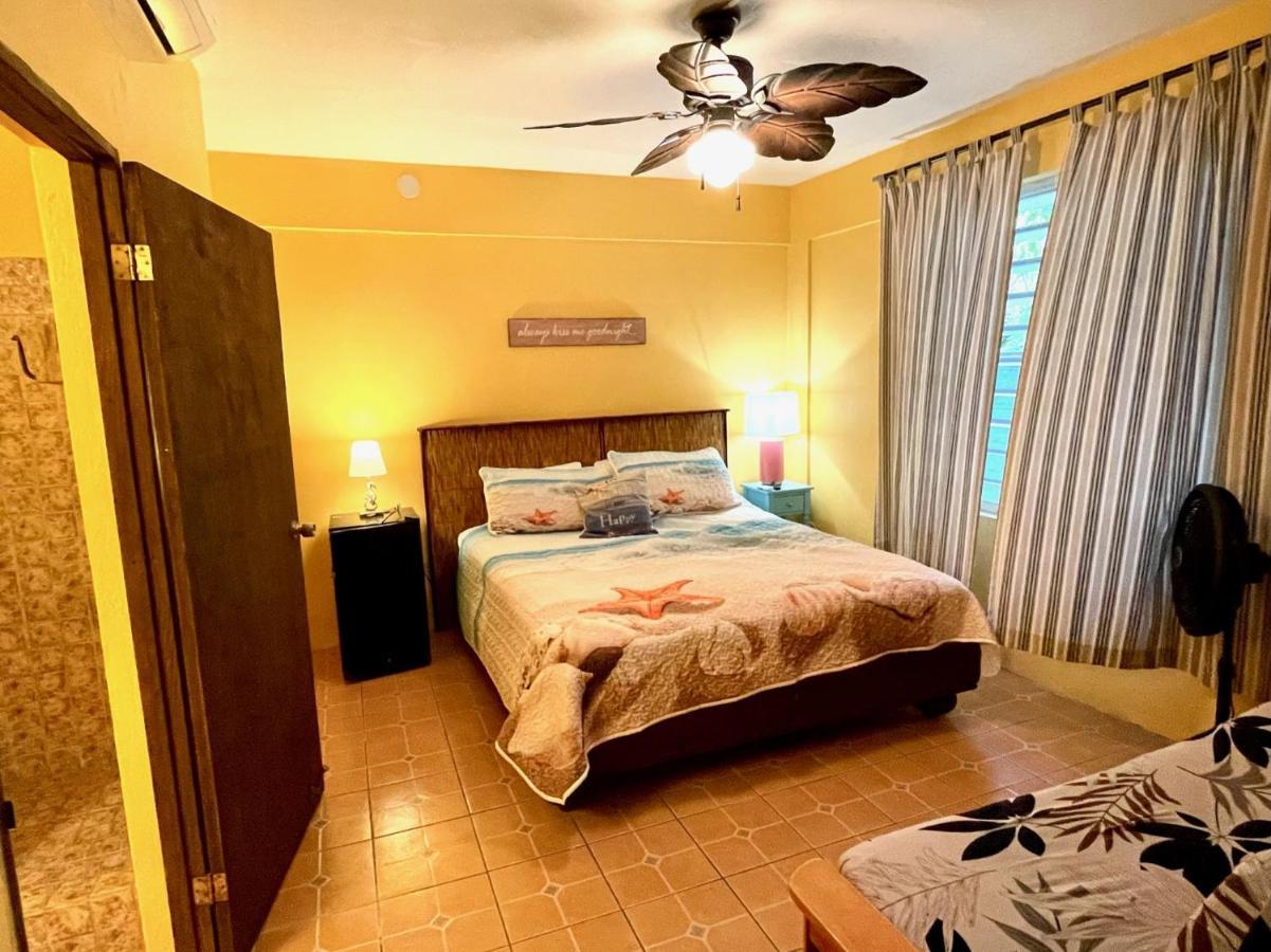 Esperanza Inn Guesthouse (Adults Only) ビエケス 部屋 写真
