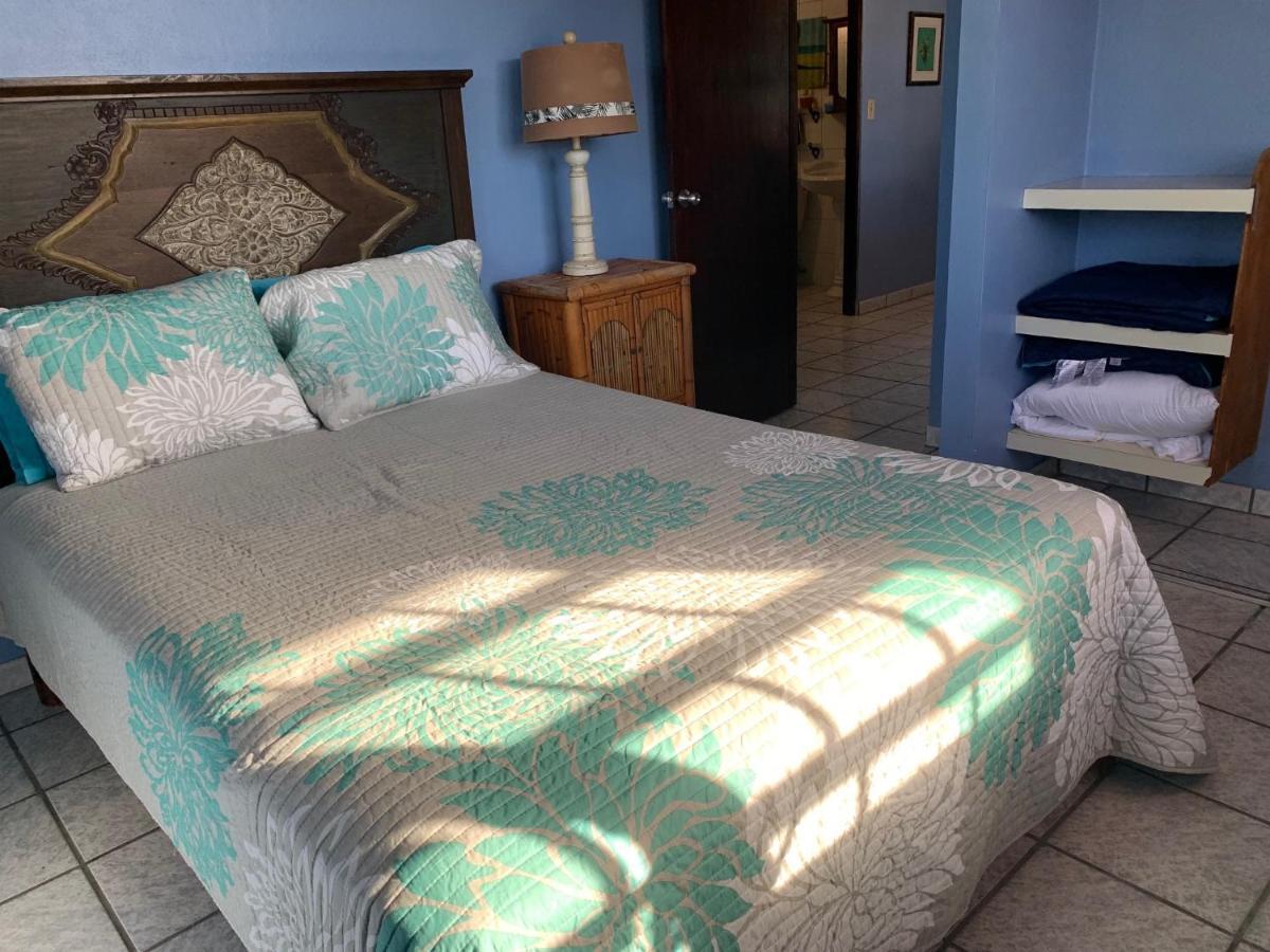 Esperanza Inn Guesthouse (Adults Only) ビエケス エクステリア 写真