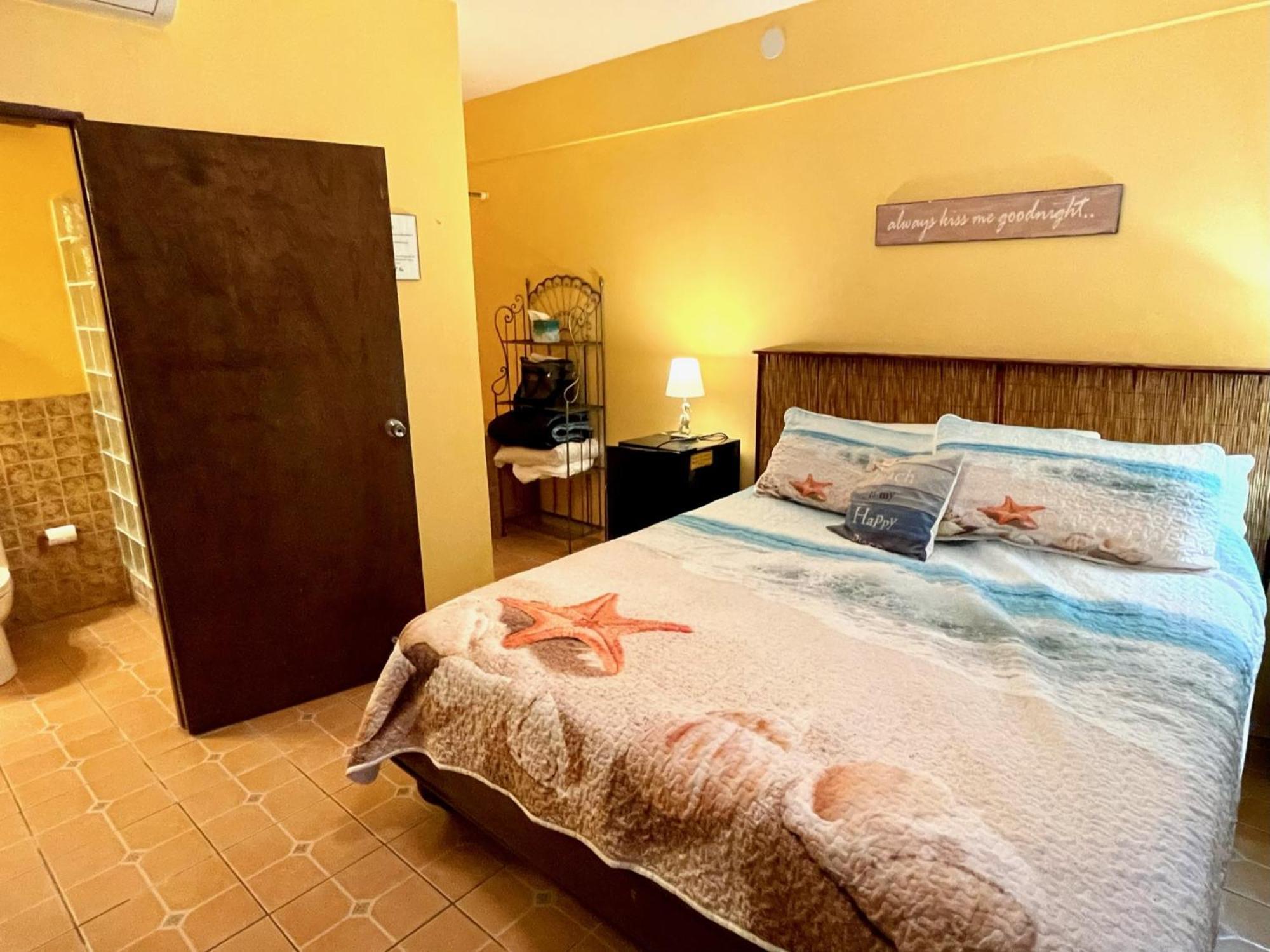 Esperanza Inn Guesthouse (Adults Only) ビエケス 部屋 写真