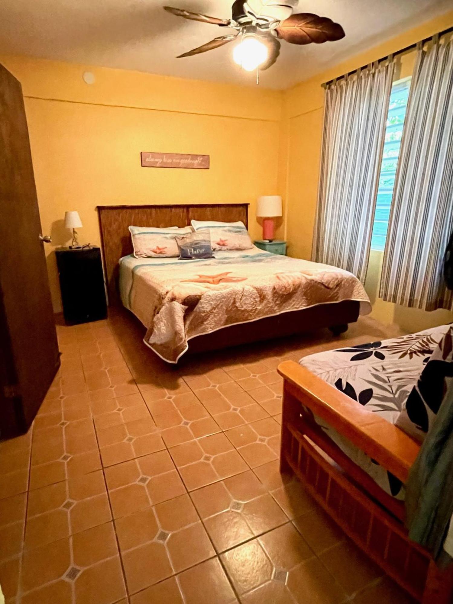 Esperanza Inn Guesthouse (Adults Only) ビエケス 部屋 写真